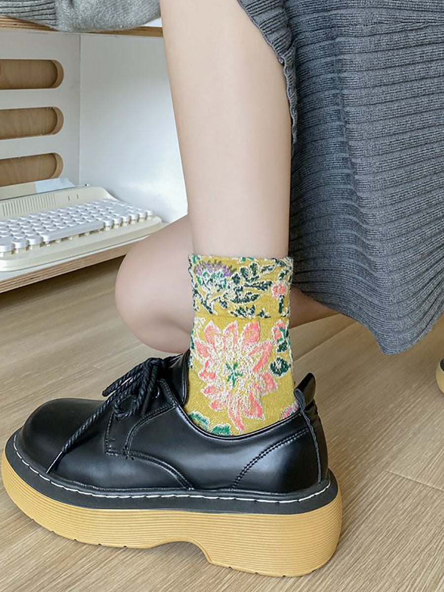 5 Pairs Women Vintage Flower Jacquard Mid-calf Socks